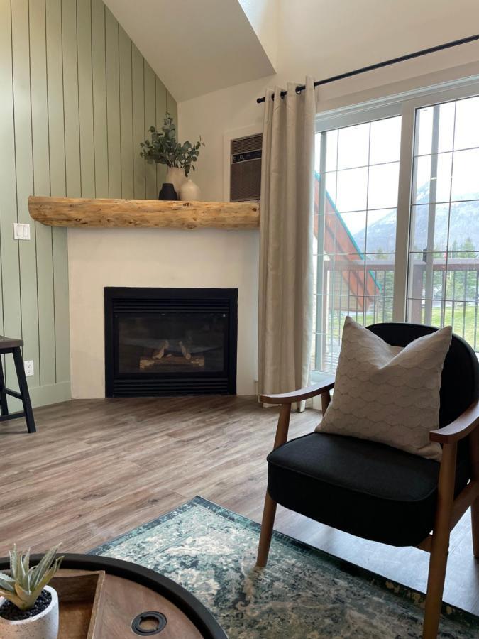 Waterton Glacier Suites Εξωτερικό φωτογραφία