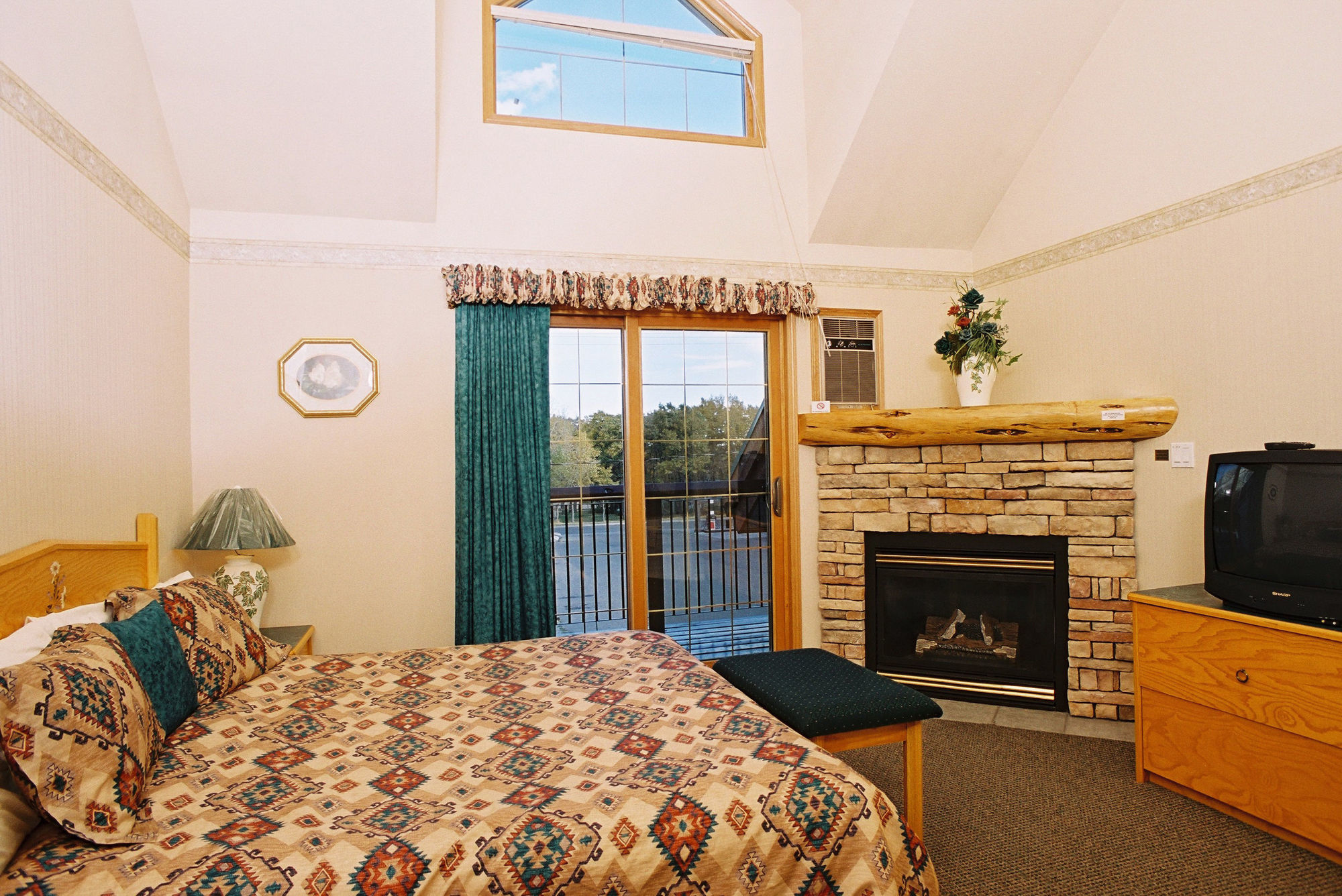 Waterton Glacier Suites Εξωτερικό φωτογραφία
